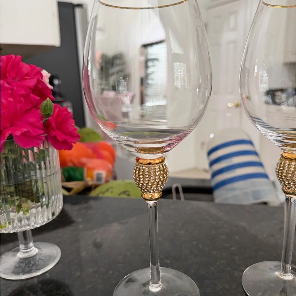 Set Of 4 Z Gallerie Crystal Wine Glass with Gold Detailing